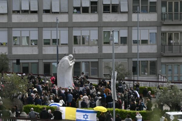 Pope Francis hoped to appear on Sunday