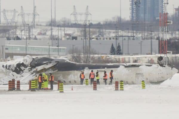 The main right -handled train collapsed in the impact on Toronto's ardent plane crash: preliminary report