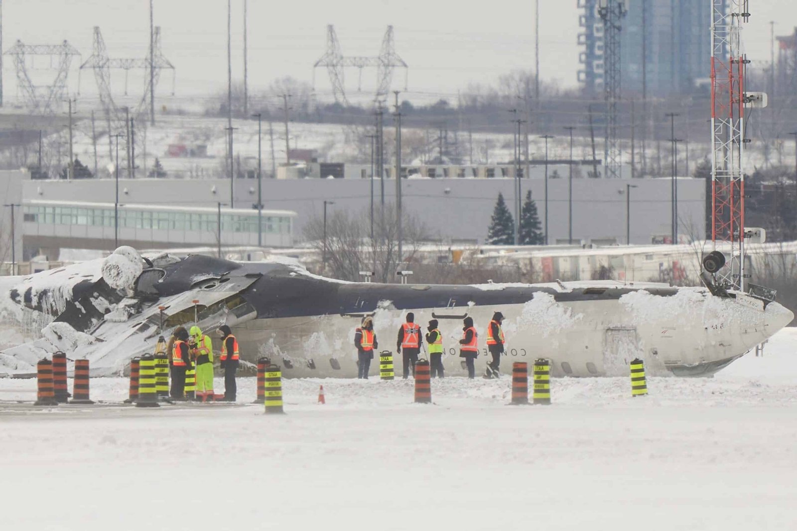 The main right -handled train collapsed in the impact on Toronto's ardent plane crash: preliminary report