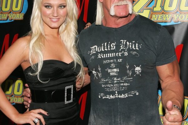 Hulk Hogan's daughter honor the WWE star in moving positions in her 'eternal link'