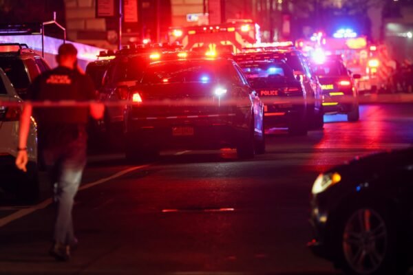 Photo: Active Shooter closes the New York AVE Park as the injuries are reported